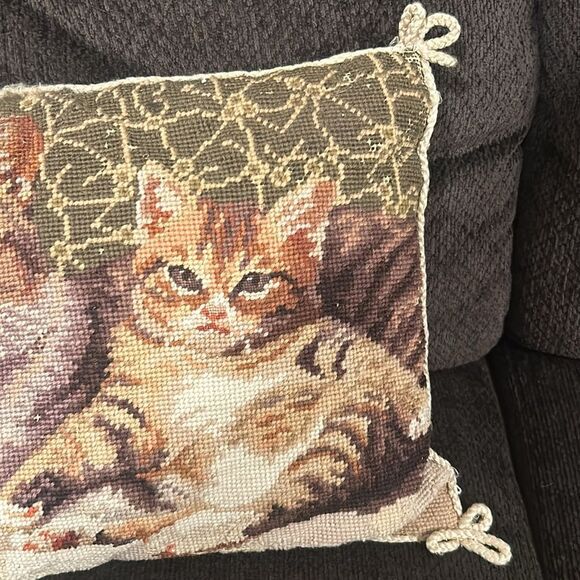 Vintage Wool Needlepoint Petit
Point Petitpoint Pillow * Tabby Cats * - Picture 3 of 5